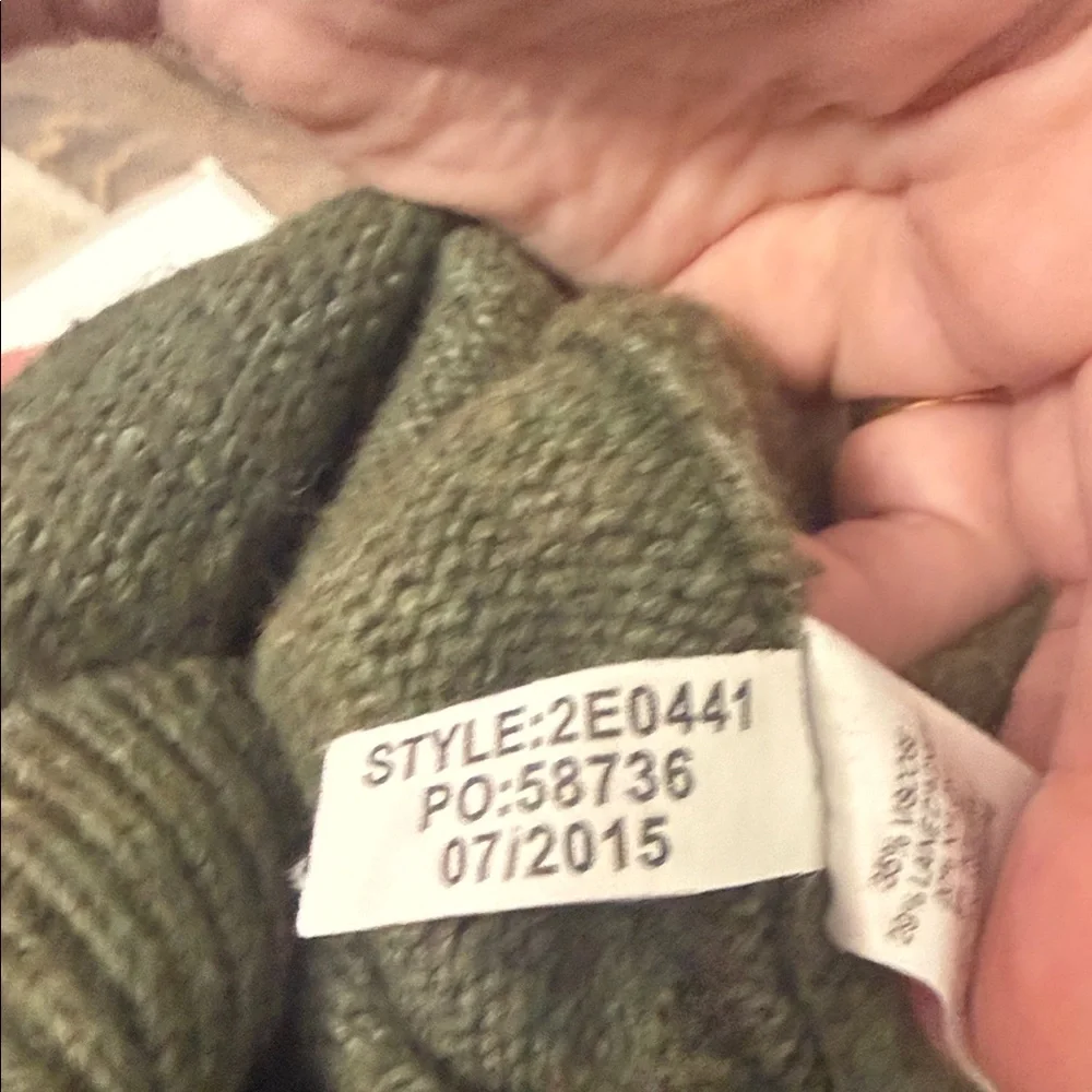 Vineyard Vines Olive Sweater with Blue and White Pattern - Picture 5 of 5